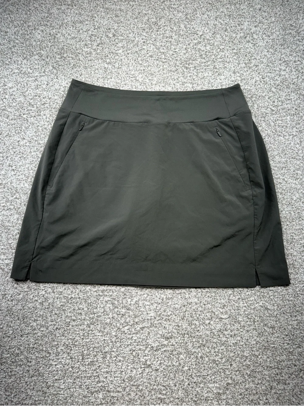 Women's Athleta Dark Green Stretch Athletic Zip Pockets‎ Soho Skort Size 6